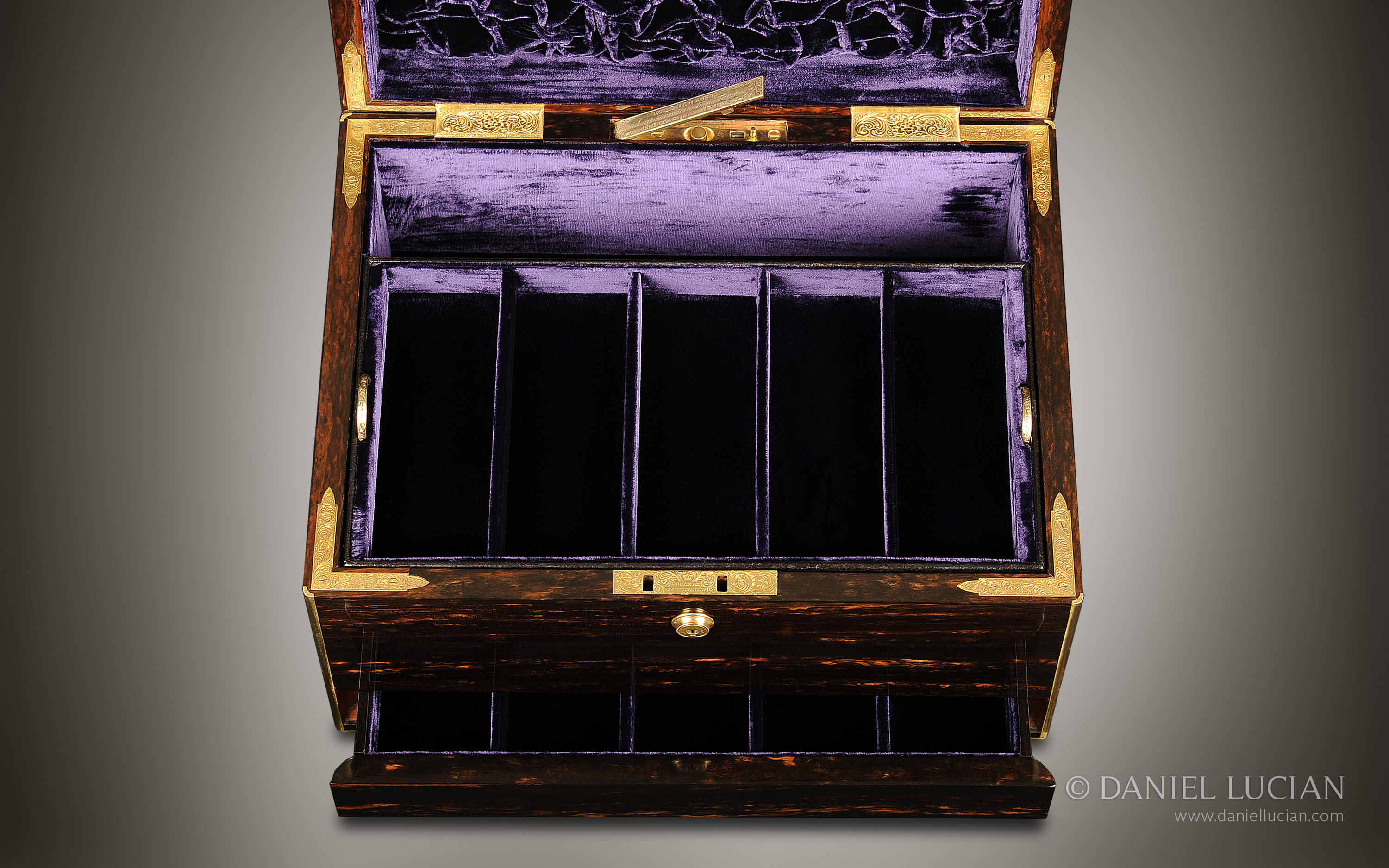 Coromandel Antique Jewellery Box with Concealed Button by William Leuchars.
