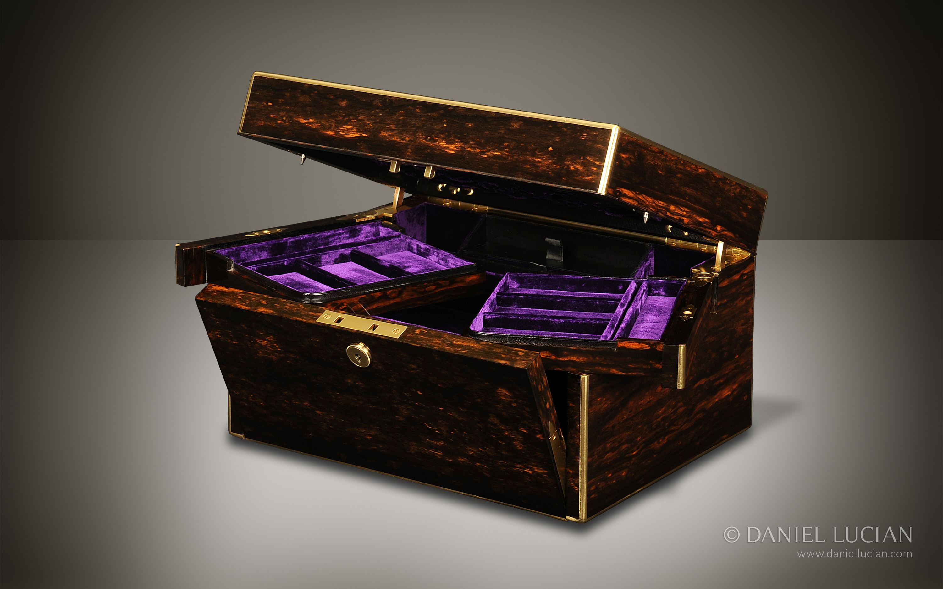 Antique Jewellery Box in Coromandel with Betjemann Patent Automatic Opening Mechanism by Leuchars.
