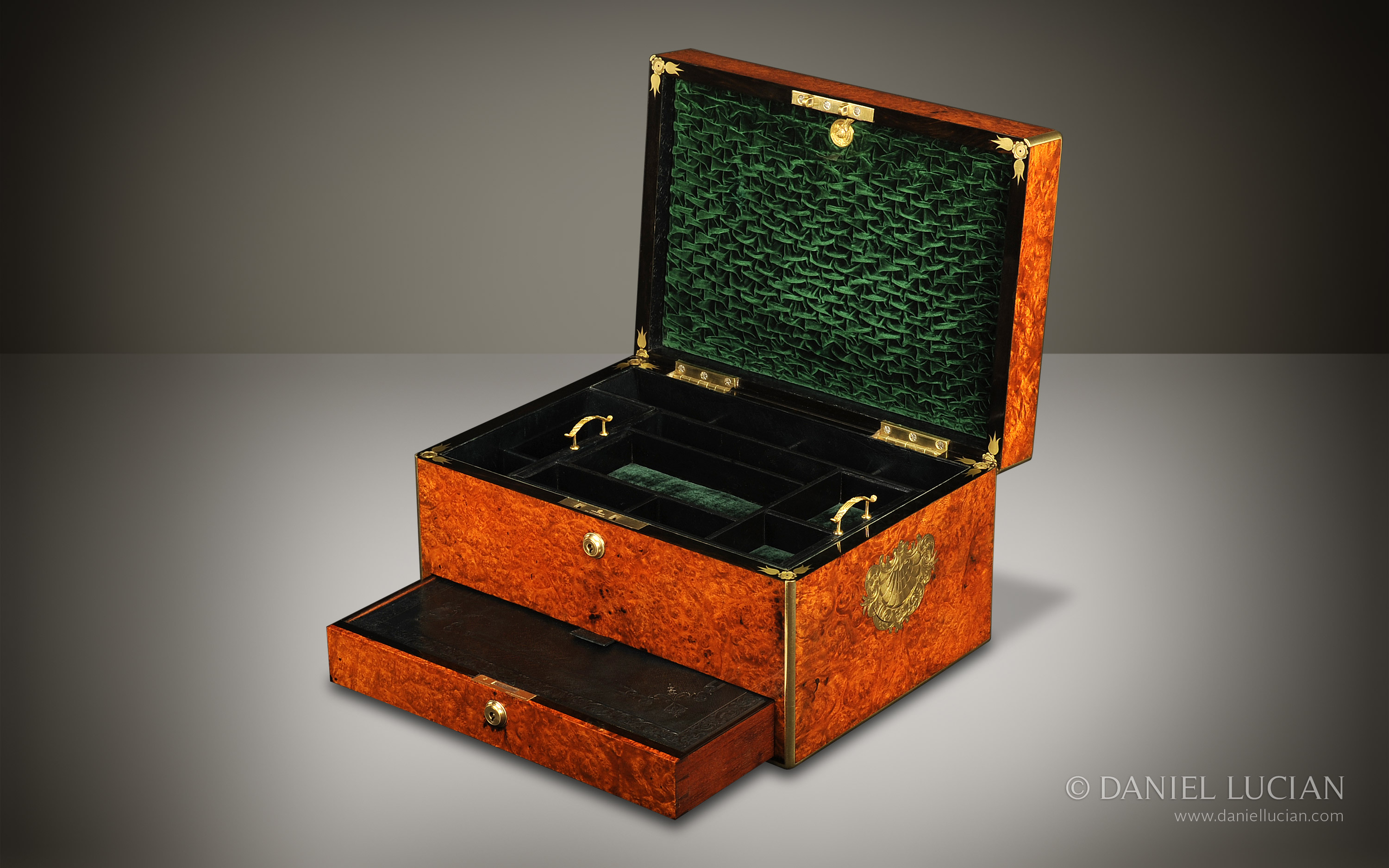 Antique Jewellery Box in Amboyna, by Howell, James & Co.