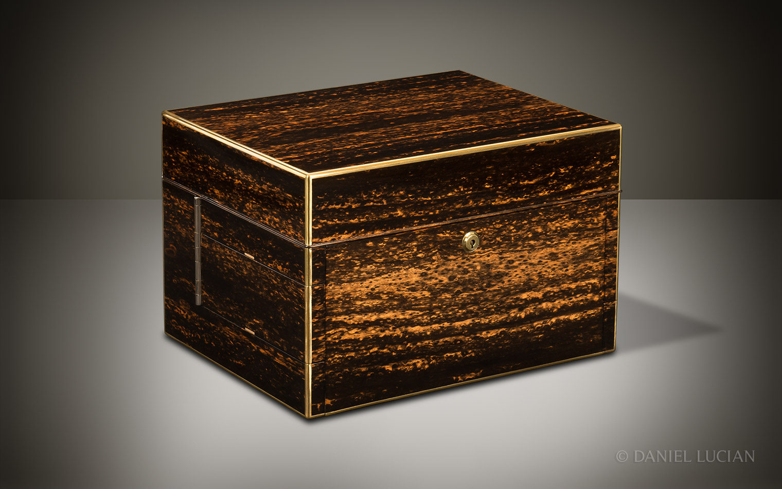 Antique Dressing Case in Coromandel with Betjemann Patent Mechanism, by Jenner & Knewstub