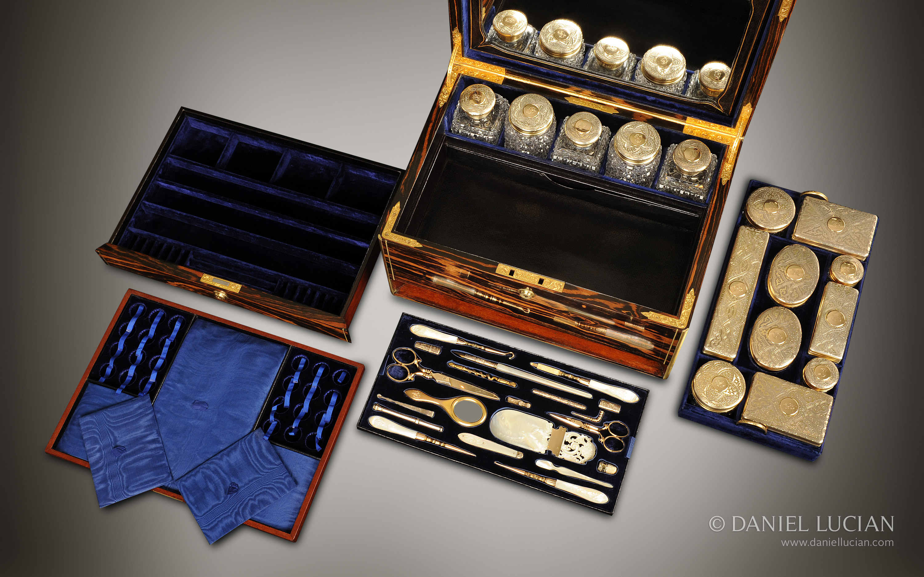 Antique Dressing Case in Calamander with Silver-Gilt / Gold Fittings by ...