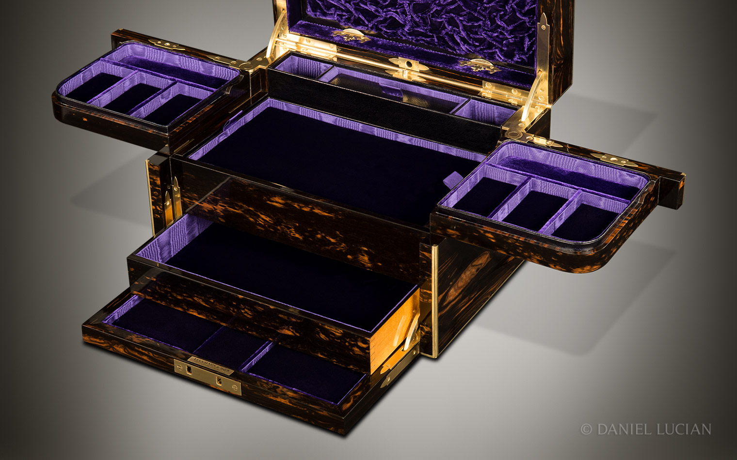 Antique Jewellery Box in Coromandel with Betjemann Patent 'Automatic' Mechanism, by Leuchars.