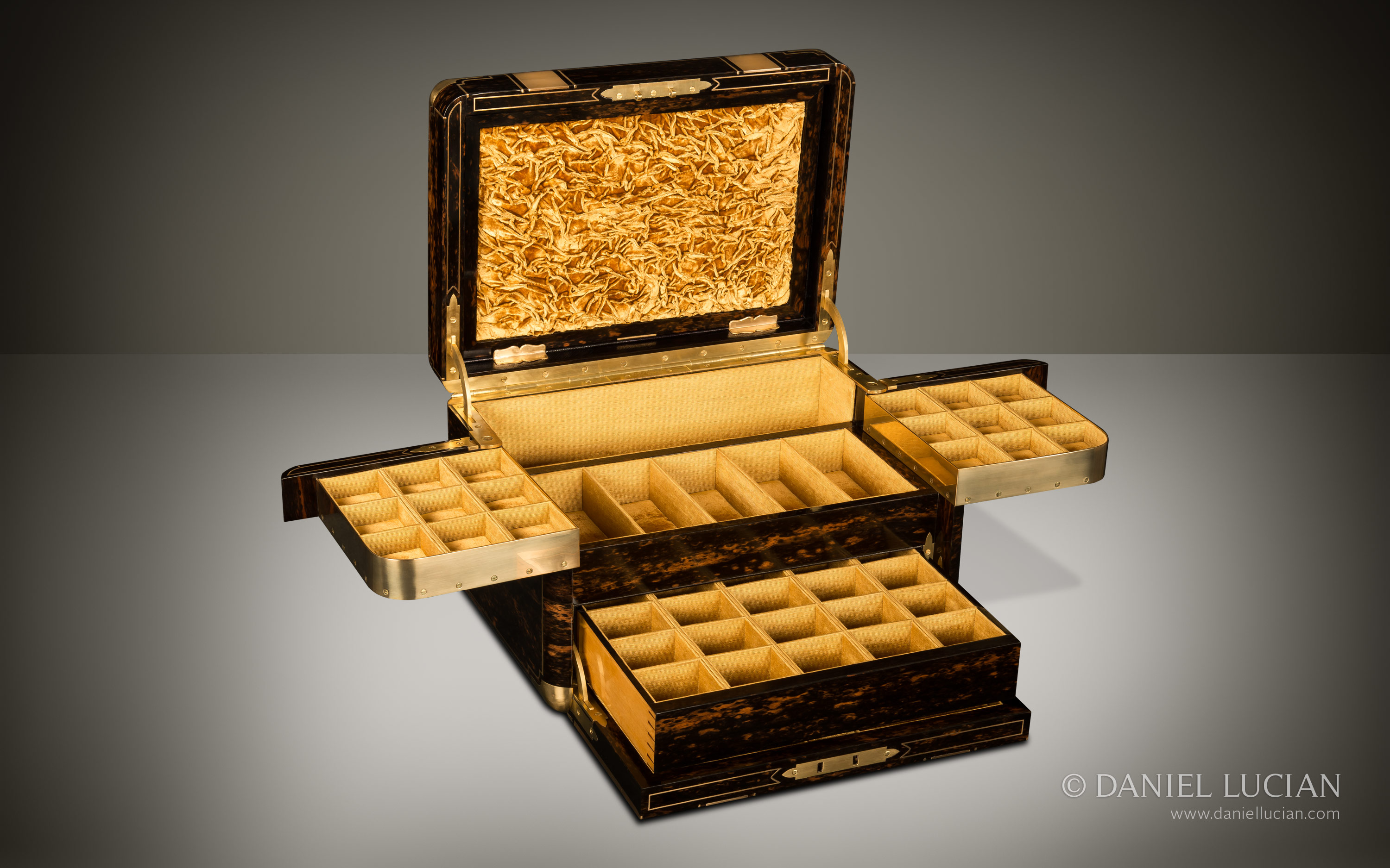 Antique Jewellery Box in Coromandel with Betjemann Patent ‘Automatic’ Mechanism by Hancock’s & Co.