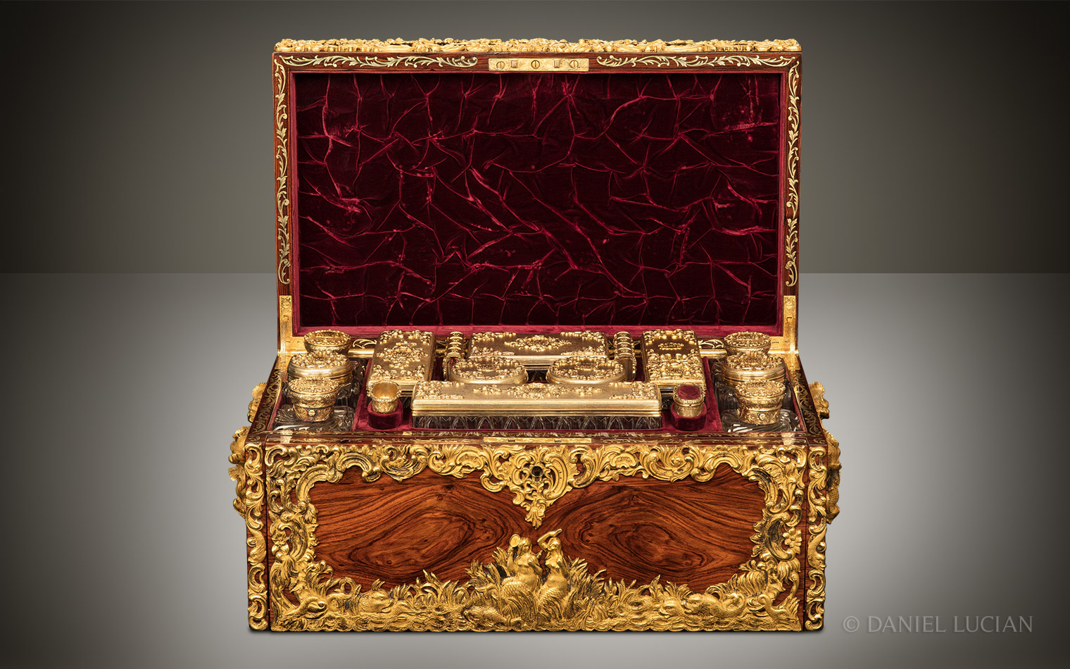 Magnificent Antique Dressing Case from Asprey, Displayed at the Great Exhibition of 1851.