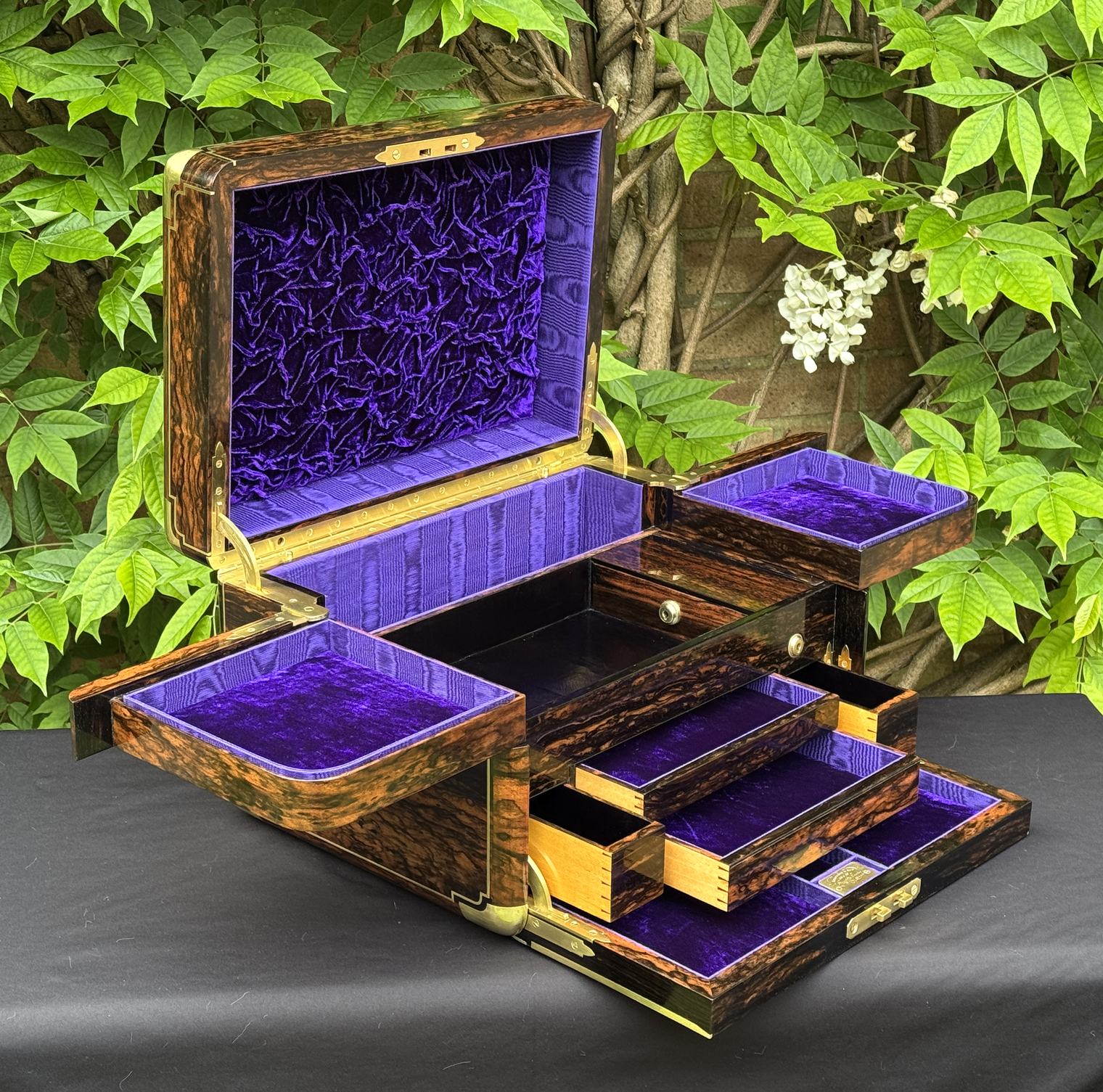 Extra Large Antique Jewellery Box in Coromandel with Betjemann Patent 'Automatic' Mechanism, by Leuchars